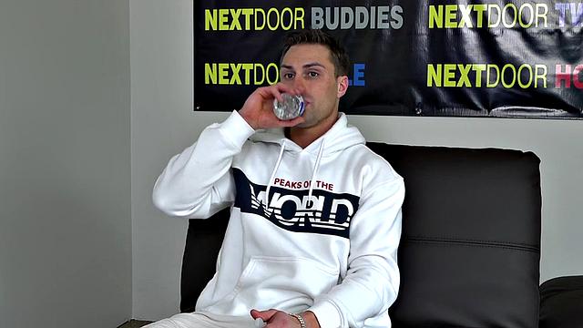 Amateur jock with athletic body jerks cock on casting