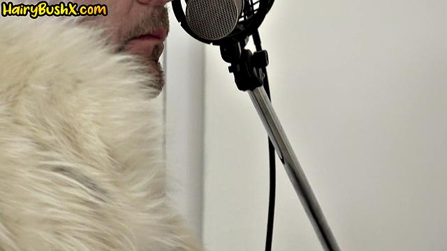 Hairy horny bae cock bouncing on DILF