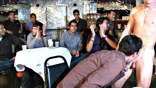 Public cocksucking by amateurs at party