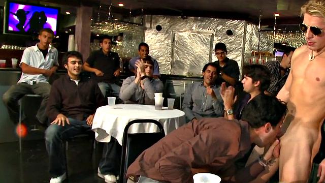 Public cocksucking by amateurs at party