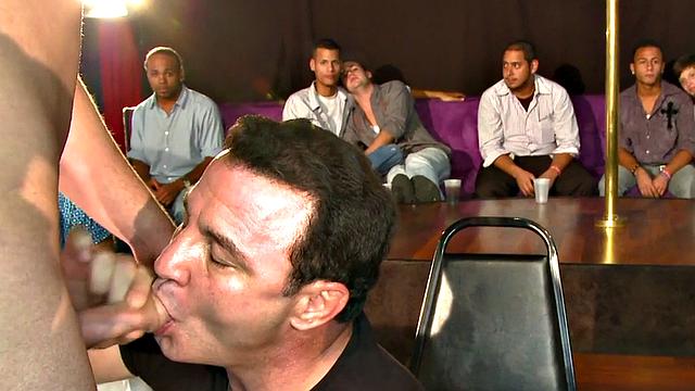 Public cocksucking by amateurs at party