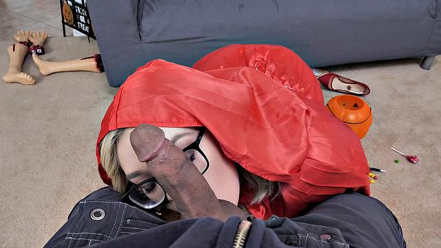 Halloween Stepsister Haammering