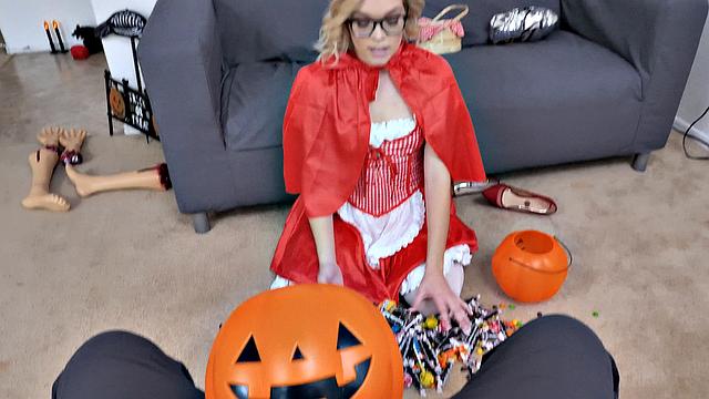 Halloween Stepsister Haammering