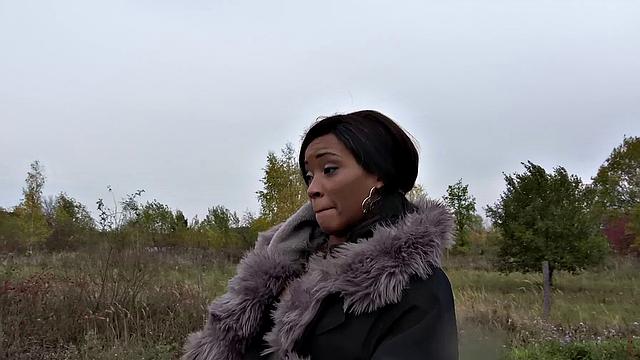 British hottie Kiki Minaj gives a hot outdoor handjob & blowjob to a lucky stud