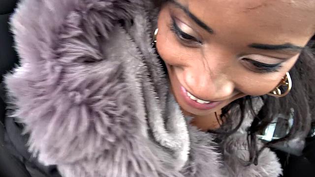 British hottie Kiki Minaj gives a hot outdoor handjob & blowjob to a lucky stud