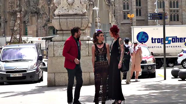 Redhead domina n lord showing their naked babe sub in public