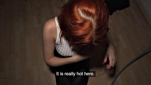 рыжая хитрюга заманила парня и устроила секс на публике, всё снято в pov