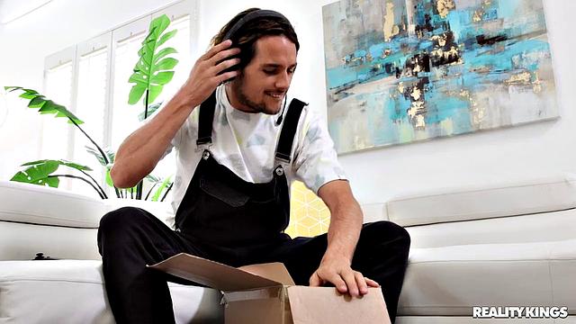 My Roommate Likes Freaky