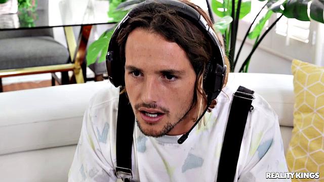 My Roommate Likes Freaky