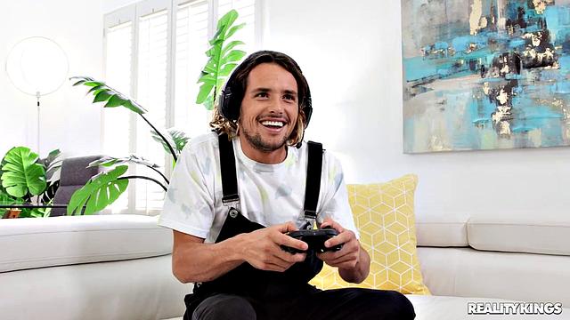 My Roommate Likes Freaky