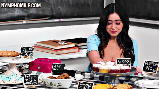 Dirty dykes scissoring pussies after fingering