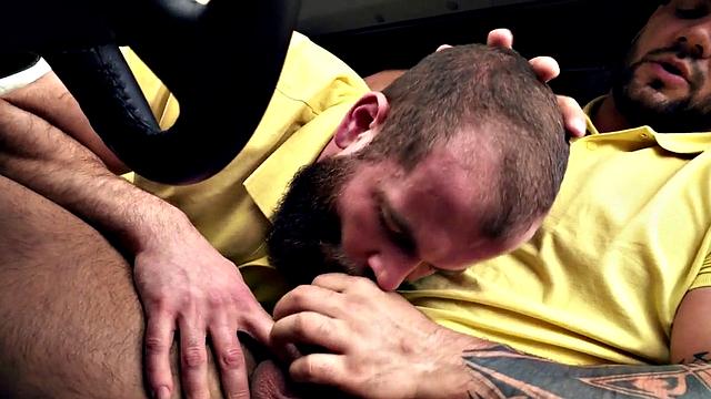 Muscle stud blown in truck before barebacking