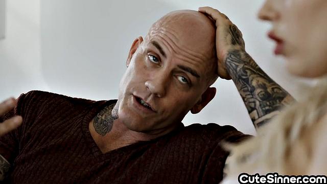 Blonde horny babe licked by big BFF