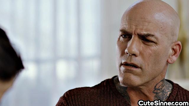 Blonde horny babe licked by big BFF