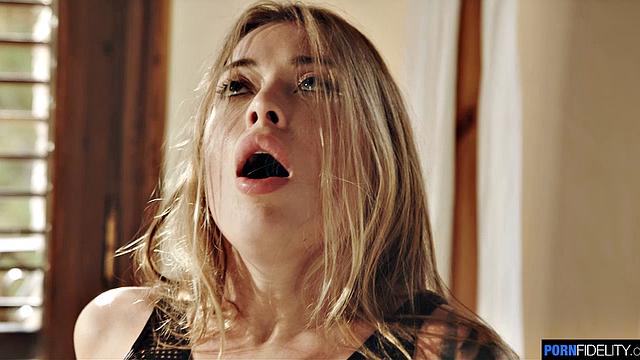 миша скачет на члене альберто и кайфует по полной