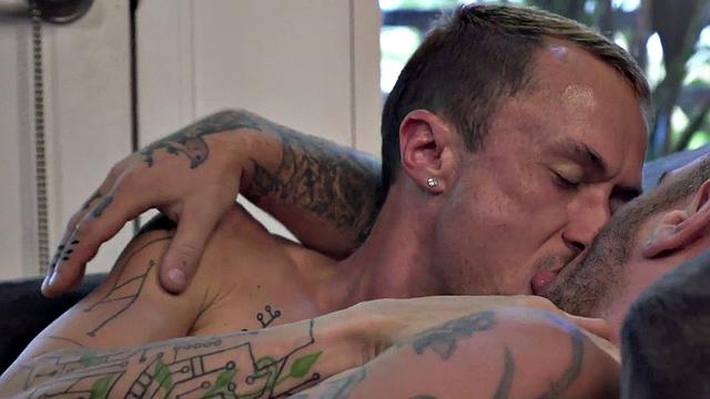 FTM inked stud gets toyed with dildo after pussyfucked