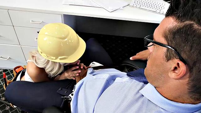 Petite Pussy Of All Natural Teen Kiara Cole Gets Fucked By Her Client