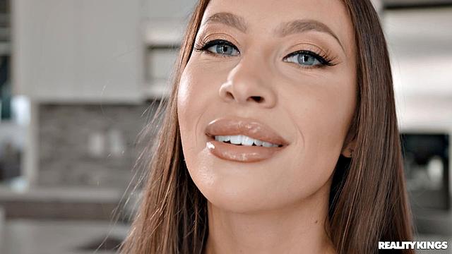 Welcum to the Biz, Melissa!