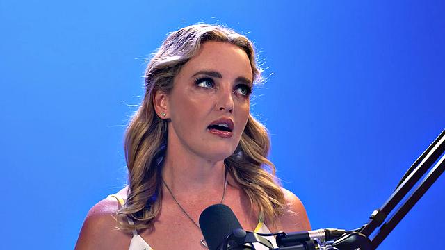 Cockhungry babe enjoys masturbating her wet shaved pussy