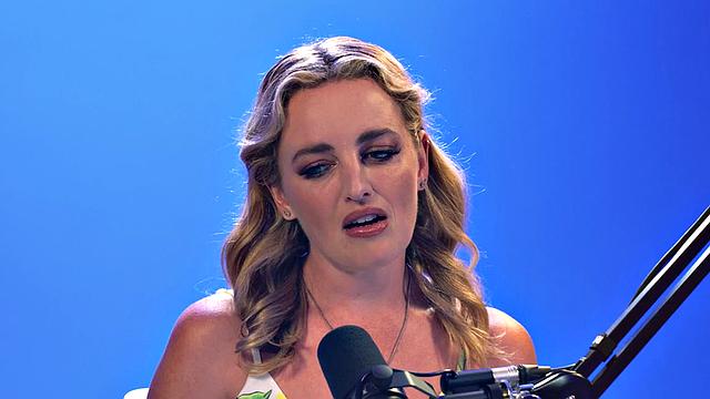 Cockhungry babe enjoys masturbating her wet shaved pussy