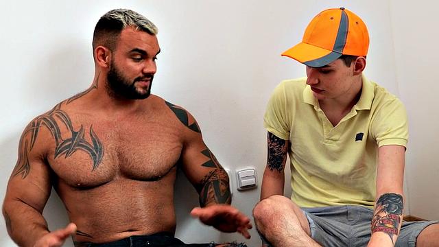 Muscled jock bareback fucks skinny twinks after BJ