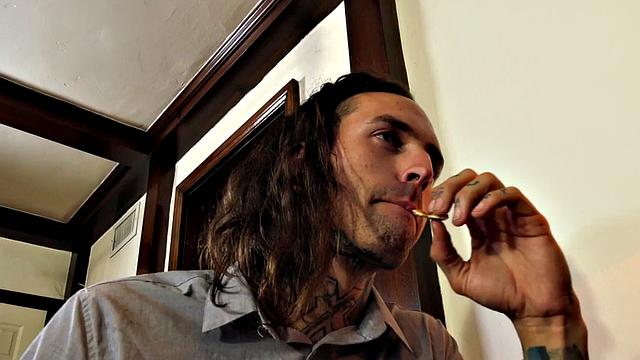 Bigtit trans beauty wanking while riding boyfriend's cock