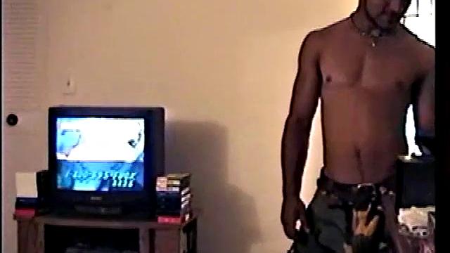 Гетеро Джанни пробует минет и теряется в новых ощущениях