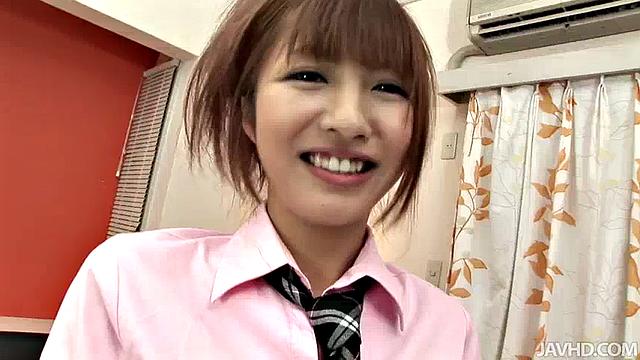 女子校生相崎琴音の唾液フェラ