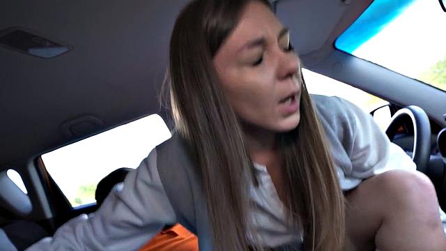 21yo student pussyfucked in car