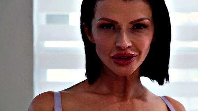 Huge-titted Joslyn James gets pff