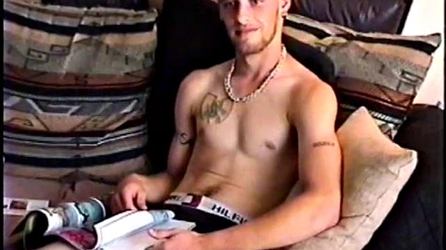 Straight Boy Buzz Gets Sucked