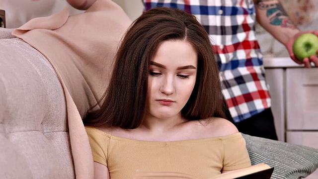 Young Courtesans - Baby Mamby - Teen giving her courtesan best