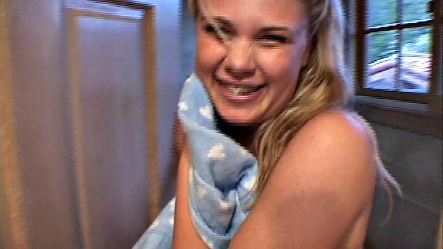 Pissing blonde summer giggles on the toilet
