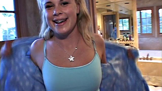 Pissing blonde summer giggles on the toilet