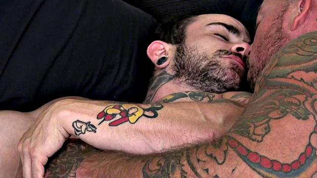 Tattooed pussygay fucked in cunt by muscled jock
