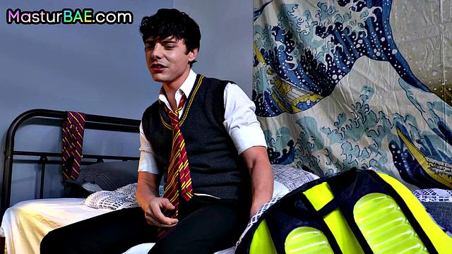 Horny cute twink toyed by busty BF