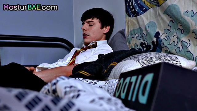 Horny cute twink toyed by busty BF