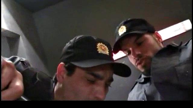 Кристо, Эрнан и Мигель погружаются в безумный мужской замес