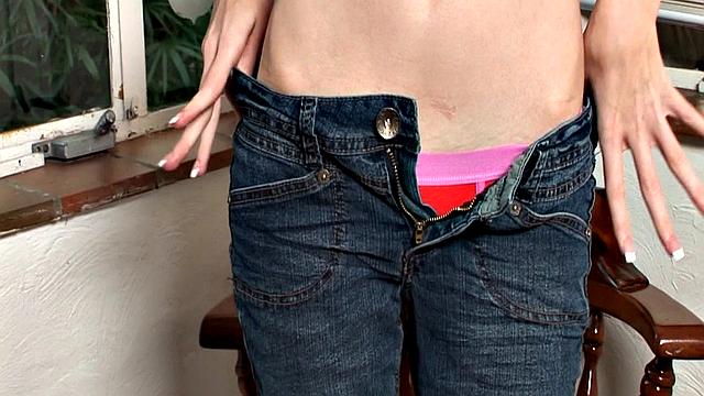 Layla is super skinny and super horny. She delivers a pizza and then gets nude