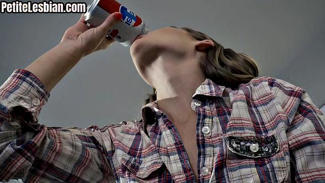 Cute hairy lesbian eaten by babe