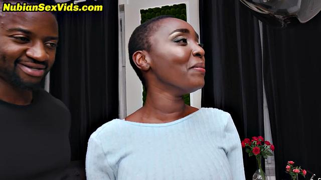 Roundbooty ebony babe in 3some