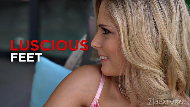 Sexy Feet, Scene #01
