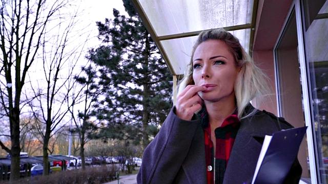 Pretty eurobabe gets paid to reverse ride after blowjob