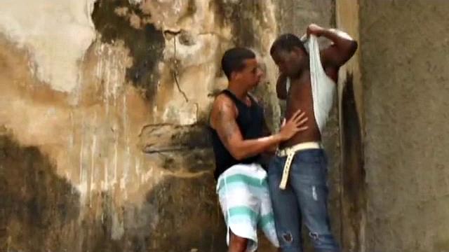 смотри, как леандро круз получает по полной от алефа карвальо