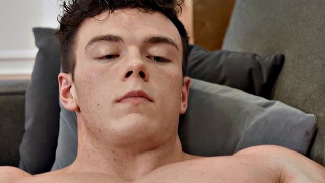 Amateur jock wanks cock till load in solo pleasure