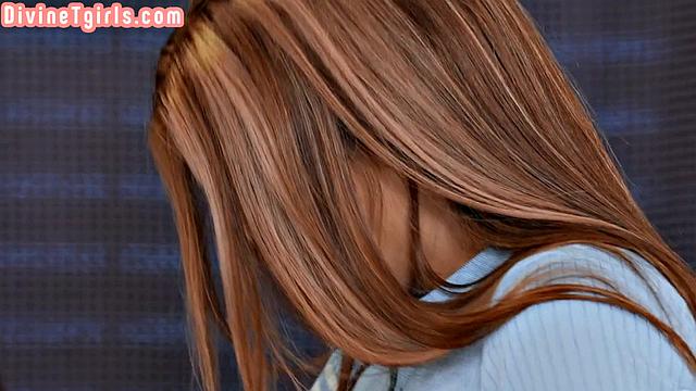 Темнокожая красотка решила попробовать транс-драйв без тормозов, и задница явно не пожалела об этом.