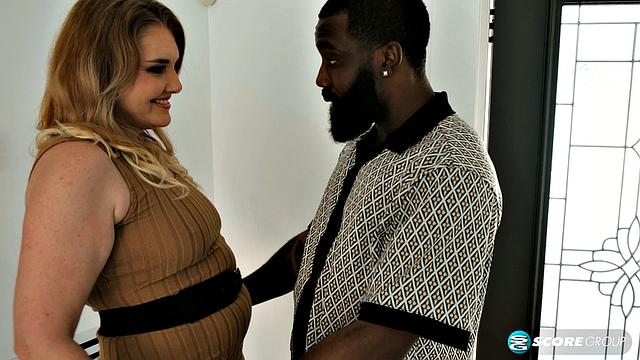 Tayler, 51, gives all her holes to her daughter's boyfriend