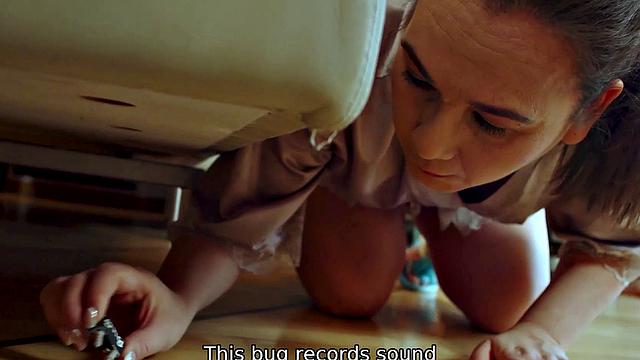 зрелая блондинка с большой жопой трахается pov в гостиной