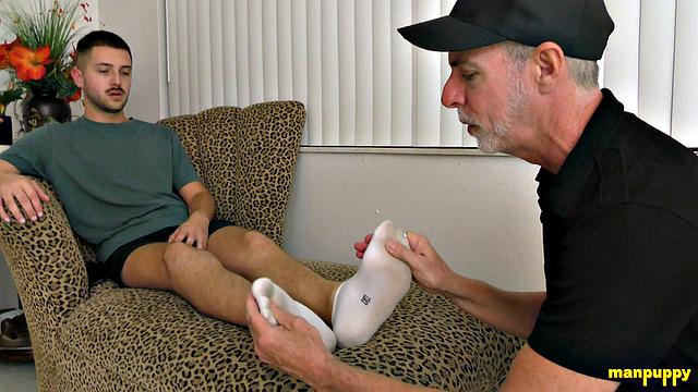 Uber Feets Ready for Immediate Foot Worship - Dimitri Ivanov & Richard Lennox