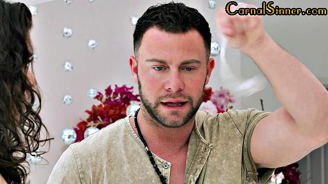 Cockcraving bigass babe cock bouncing